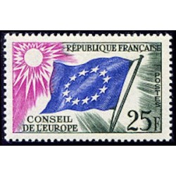 S19 25F. Drapeau du conseil